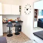 בית נופש A Casa Di Nina & Turi Con Giardino E Veranda דונגו