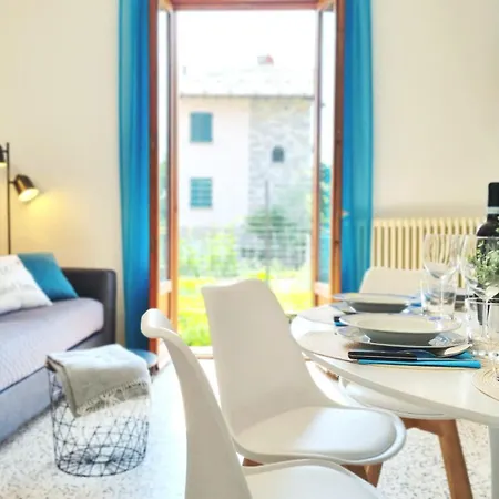 A Casa Di Nina & Turi Con Giardino E Veranda Holiday home