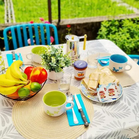 Hébergement de vacances A Casa Di Nina & Turi Con Giardino E Veranda Dongo