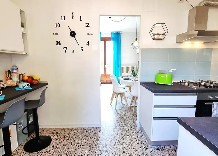 A Casa Di Nina & Turi Con Giardino E Veranda Feriehus